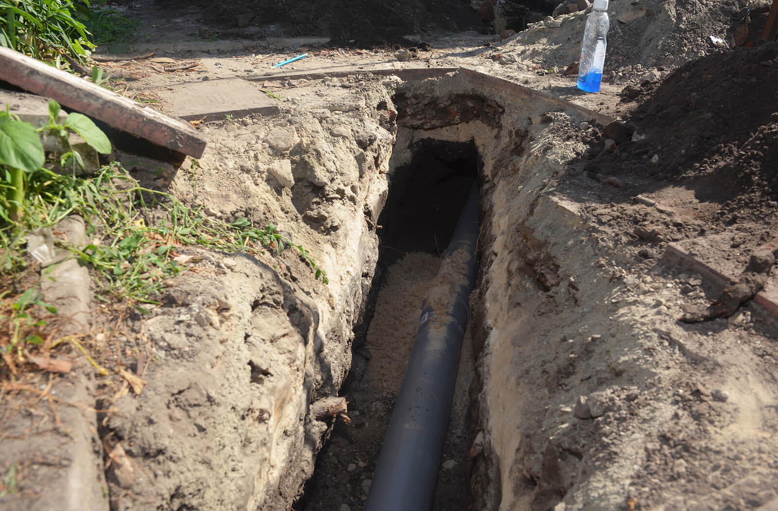 4 Signs Your Sewer Line Is Clogged