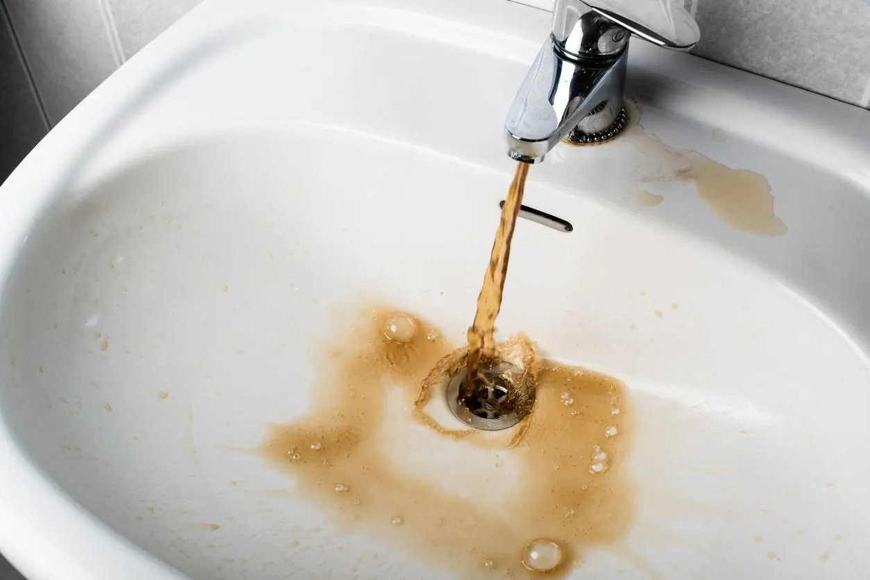 3 Reasons Your Tap Water Looks Rusty